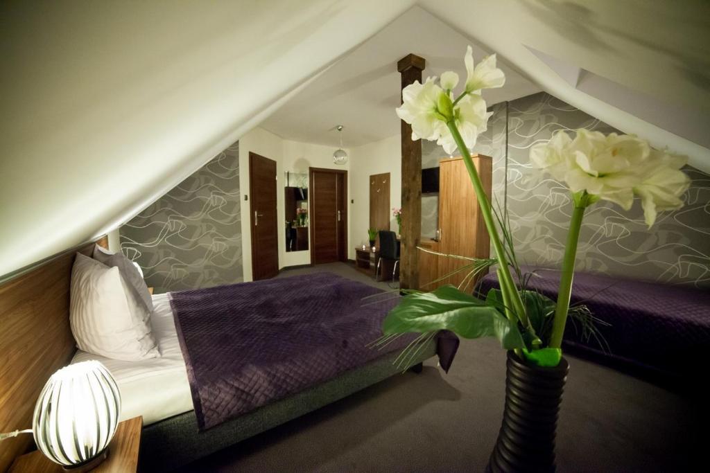 Hotel Gosciniec Nad Goplem à Grodztwo Chambre photo